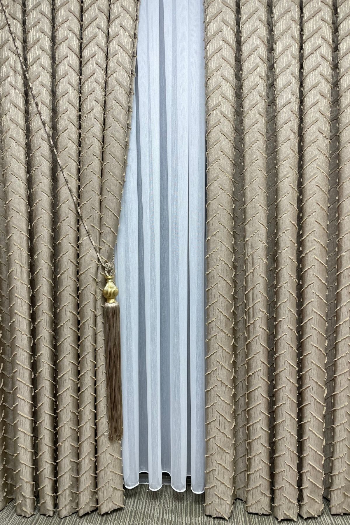 Harmony Serisi Püsküllü Fon Perde - Bej