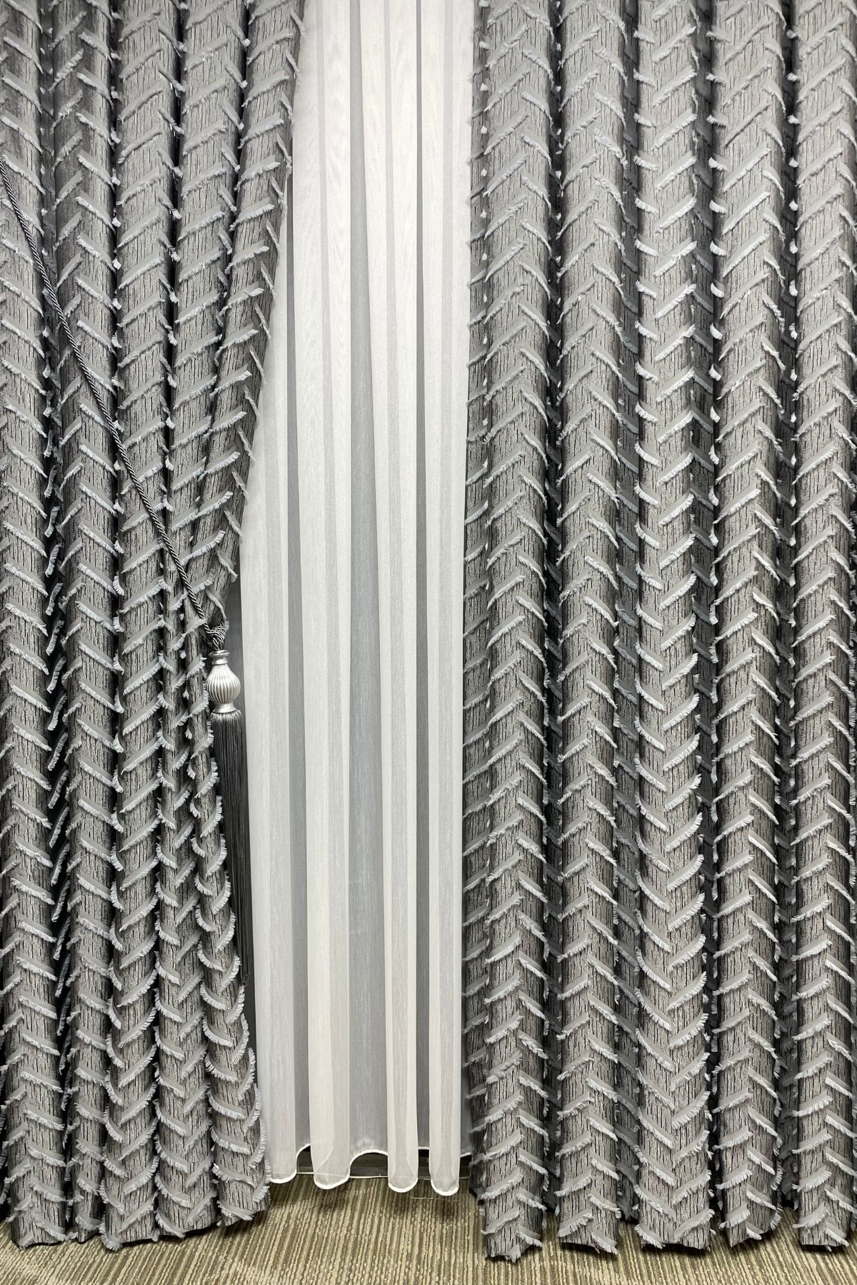 Harmony Serisi Püsküllü Fon Perde - Açık Gri